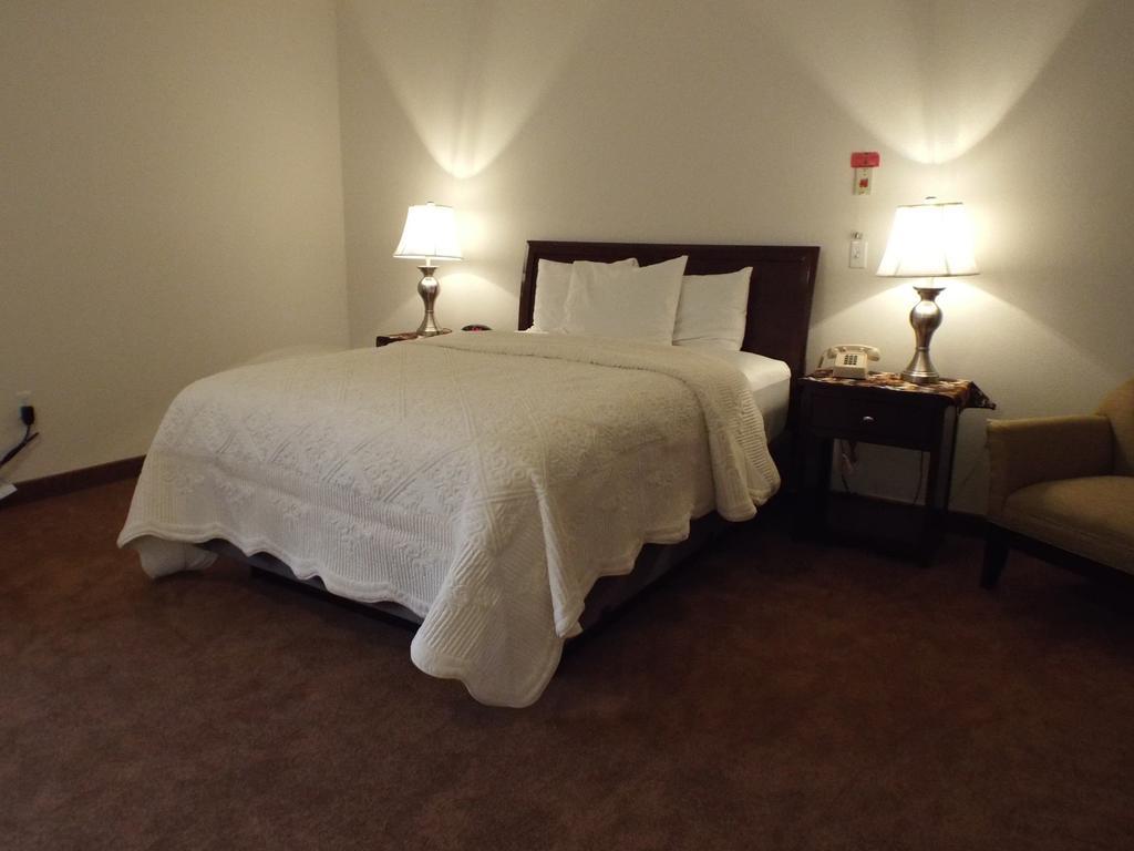 Greenwood Village Inn & Suites Kalispell Room photo
