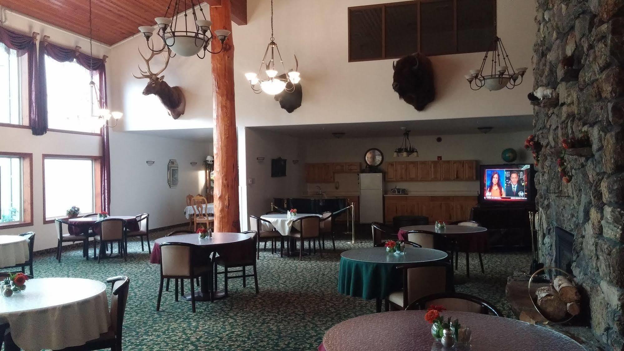 Greenwood Village Inn & Suites Kalispell Exterior photo